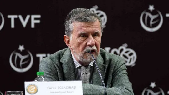 Mehmet Akif Üstündağ: 'Biz artık seyirci sayımız ile futbol sahalarına talibiz'