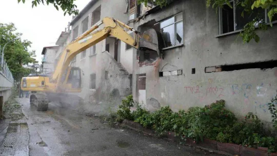 Mehmet Ali Paşa'daki 4 bina yıkıldı