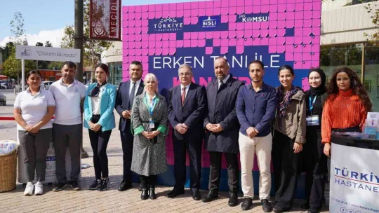 Meme kanserine farkındalık için sanat ve sağlık buluştu