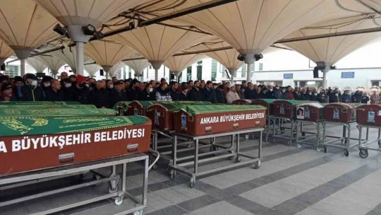 Menderes'in idamını fotoğraflayan İsmail Şenyüz son yolcuğuna uğurlandı