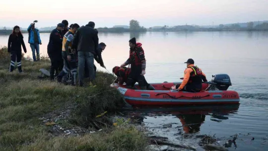 Meriç Nehri'nde erkek cesedi bulundu