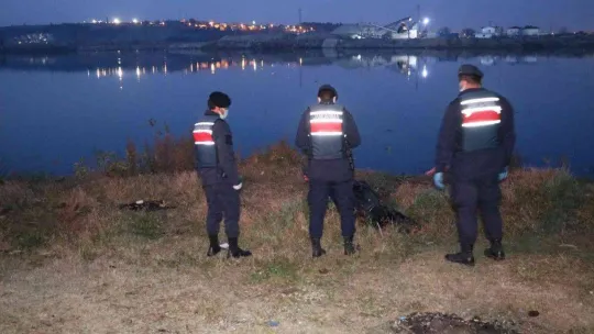 Meriç Nehri'nde erkek cesedi bulundu