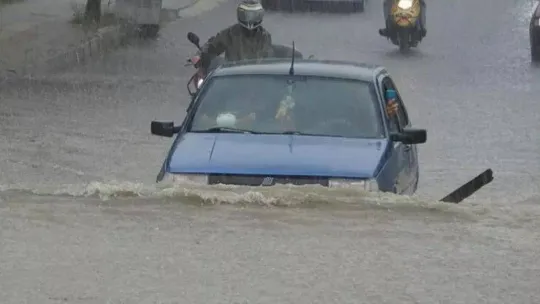 Meteoroloji 'turuncu' kodla uyardı: Trakya'ya fırtına ve sağanak geliyor