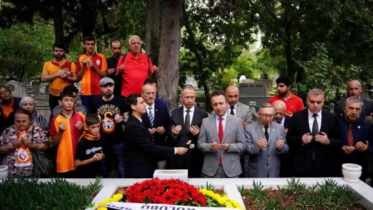 Metin Oktay mezarı başında anıldı