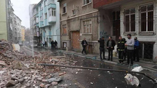 Metruk yapılar yıkılıyor