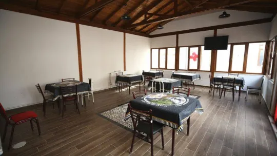 Meydan düzenlemesi ve köy kahvesi Maksempınar'a çok yakıştı