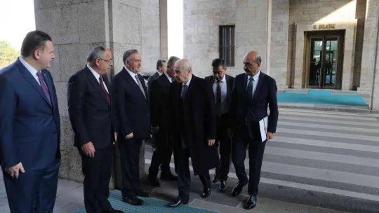 MHP Genel Başkanı Bahçeli'den 'cumhurbaşkanlığı görev süresi' açıklaması: '2 yetmez 3 olsun dersek ne yapacaksınız'