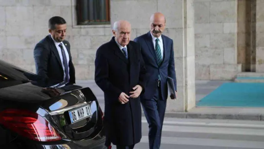 MHP Genel Başkanı Bahçeli'den 'cumhurbaşkanlığı görev süresi' açıklaması: '2 yetmez 3 olsun dersek ne yapacaksınız'