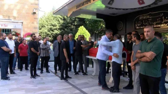 MHP'li Erkan Hançer son yolculuğuna uğurlandı