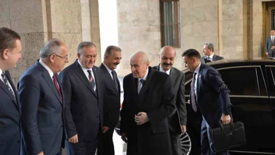 MHP Lideri Bahçeli: 'İsveç'in NATO üyeliğini derin dondurucuya alınmasından yanayız'