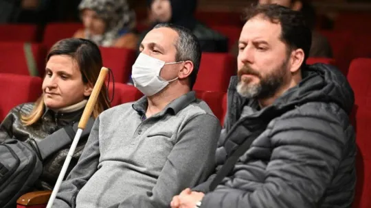 Milletvekili Serkan Bayram'ın hayatını konu alan 'Buğday Tanesi' filmi Bursa'da ilgiyle izlendi