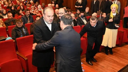 Milletvekili Serkan Bayram'ın hayatını konu alan 'Buğday Tanesi' filmi Bursa'da ilgiyle izlendi