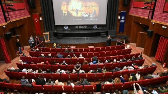 Milletvekili Serkan Bayram'ın hayatını konu alan 'Buğday Tanesi' filmi Bursa'da ilgiyle izlendi