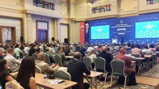 Milli Eğitim Bakanı Özer: 'Öğrenci derslerden hangi seviyede olduğunu kendi seçecek'