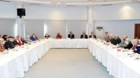 Milli Eğitim Bakanı Özer'den emekli öğretmenlere ziyaret