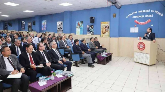 Milli Eğitim Müdürü Gür, mesleki eğitim okulları hakkında bilgi aldı