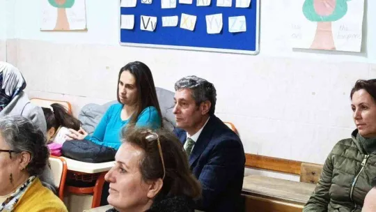 Milli Eğitim Müdürü Tatlı,  Burhaniye' de ailelerle bir araya geldi