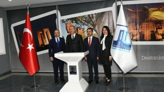 Milli Savunma Bakanı Akar, Çanakkale Valiliğini ziyaret etti