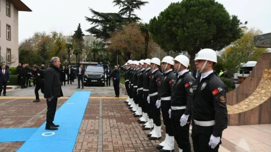 Milli Savunma Bakanı Akar, Çanakkale Valiliğini ziyaret etti