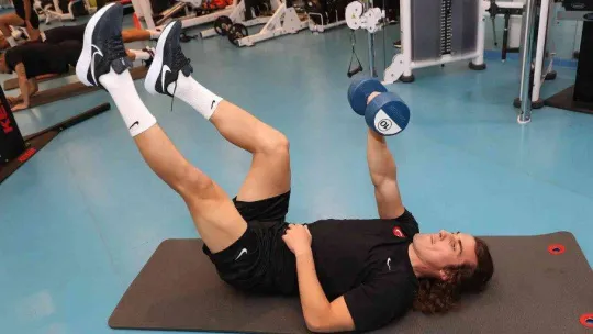 Milliler salonda çalıştı