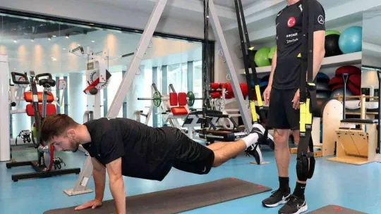 Milliler salonda çalıştı