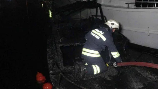 Milyonluk tekne ve yatta yangın