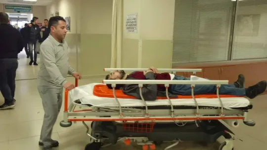 Minibüs ile otomobil çarpıştı, 1 kişi yaralandı