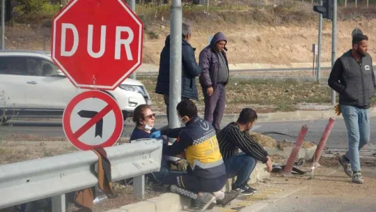 Minibüs ile otomobil çarpıştı:6 yaralı