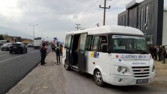 Minibüsün altında metrelerce sürüklenen işçinin ölümü kamerada