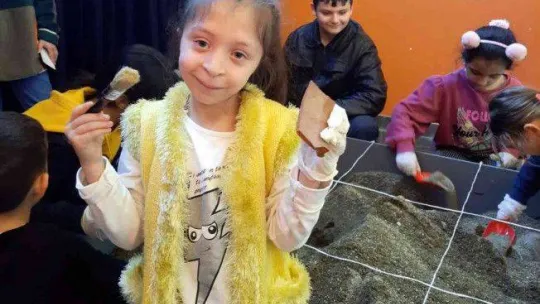 Minik arkeologlar iş başında