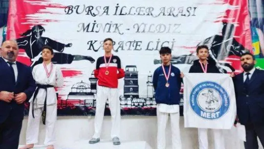 Minik bedenler karate şampiyonasında ter döktü