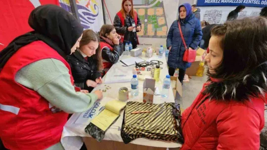 Minik Hayrunnisa'dan duygulandıran yardım