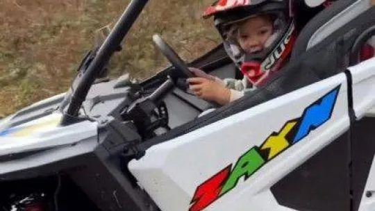 Minik Sofuoğlu dur durak bilmiyor