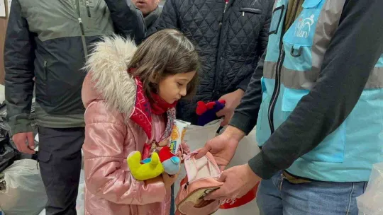 Minik Tuana'nın yardımı herkesi duygulandırdı