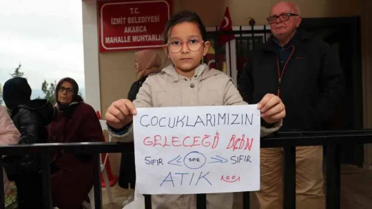 Minikler kilolarca ağırlıkta atık topladı