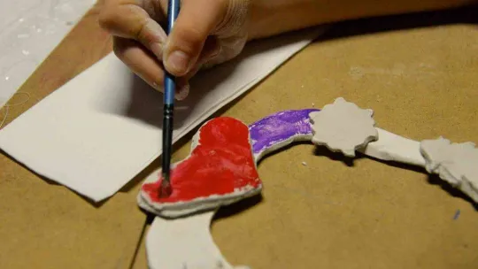 Minikler özenle kendi fotoğraf çerçevelerini yaptı