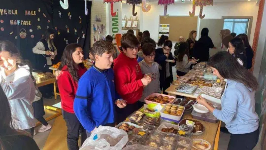 Miniklerden topladıkları paraları sokak hayvanları için kullanıcak