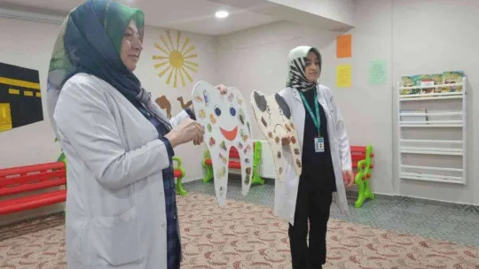 Miniklere ağız ve diş sağlığı eğitimi verildi
