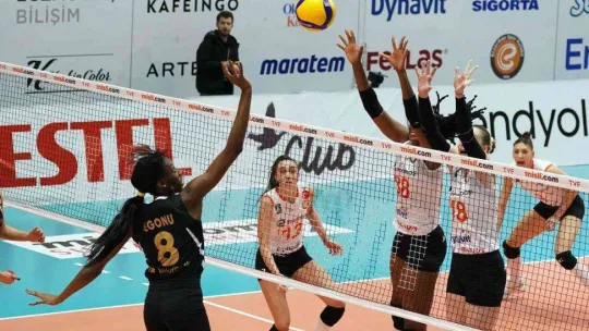 Misli.com Sultanlar Ligi: Eczacıbaşı Dynavit: 3 - VakıfBank: 0