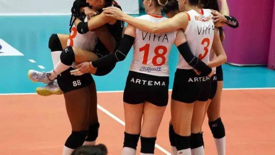 Misli.com Sultanlar Ligi: Eczacıbaşı Dynavit: 3 - VakıfBank: 0