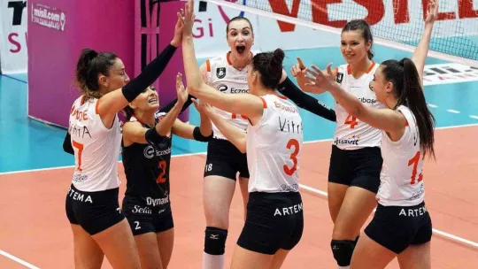 Misli.com Sultanlar Ligi: Eczacıbaşı Dynavit: 3 - VakıfBank: 0