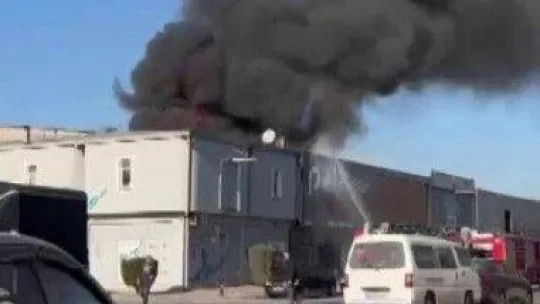 Mobilyacılar çarşısında korkutan yangın: Çok sayıda ekip sevk edildi