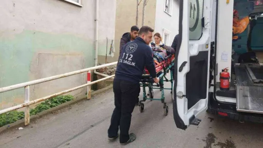 Motosiklet ile hafif ticari araç çarpıştı: 1 yaralı