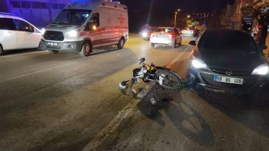Motosiklet ile otomobil çarpıştı: 1 yaralı