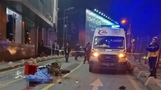Motosiklet ile otomobil kafa kafaya çarpıştı: 1 ölü