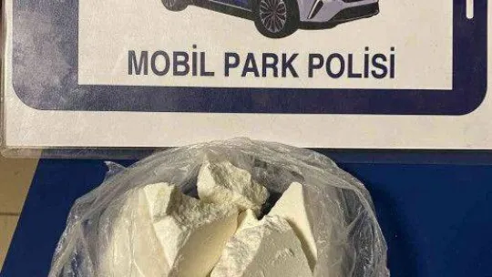 Motosikletin koltuğunun altındaki depo uyuşturucu zulası çıktı