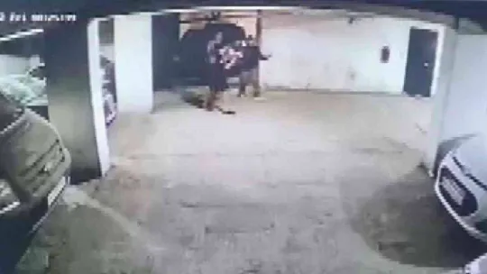 Motosikletin sahibi tarafından yakalanınca bıçak çekip kaçan şüpheli, adliyeye sevk edildi