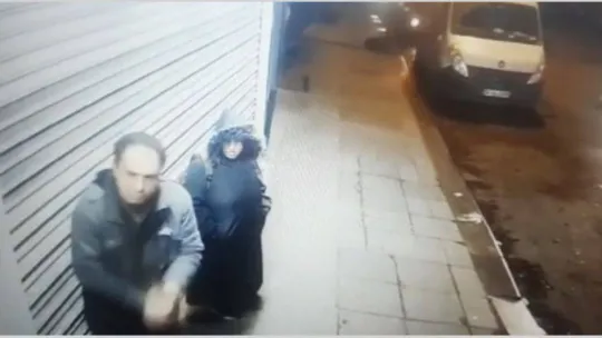 Motosikletli kapkaççılar kamerada