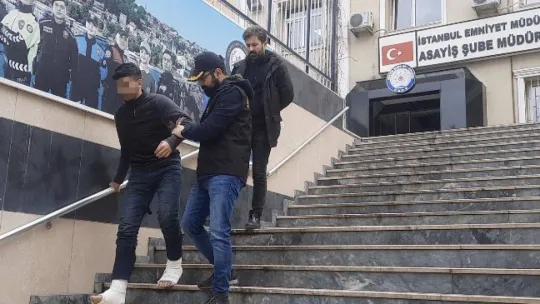 Motosikletli kapkaççılar kamerada