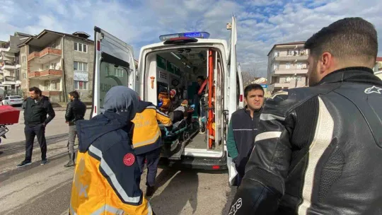 Motosikletten düşen kurye yaralandı